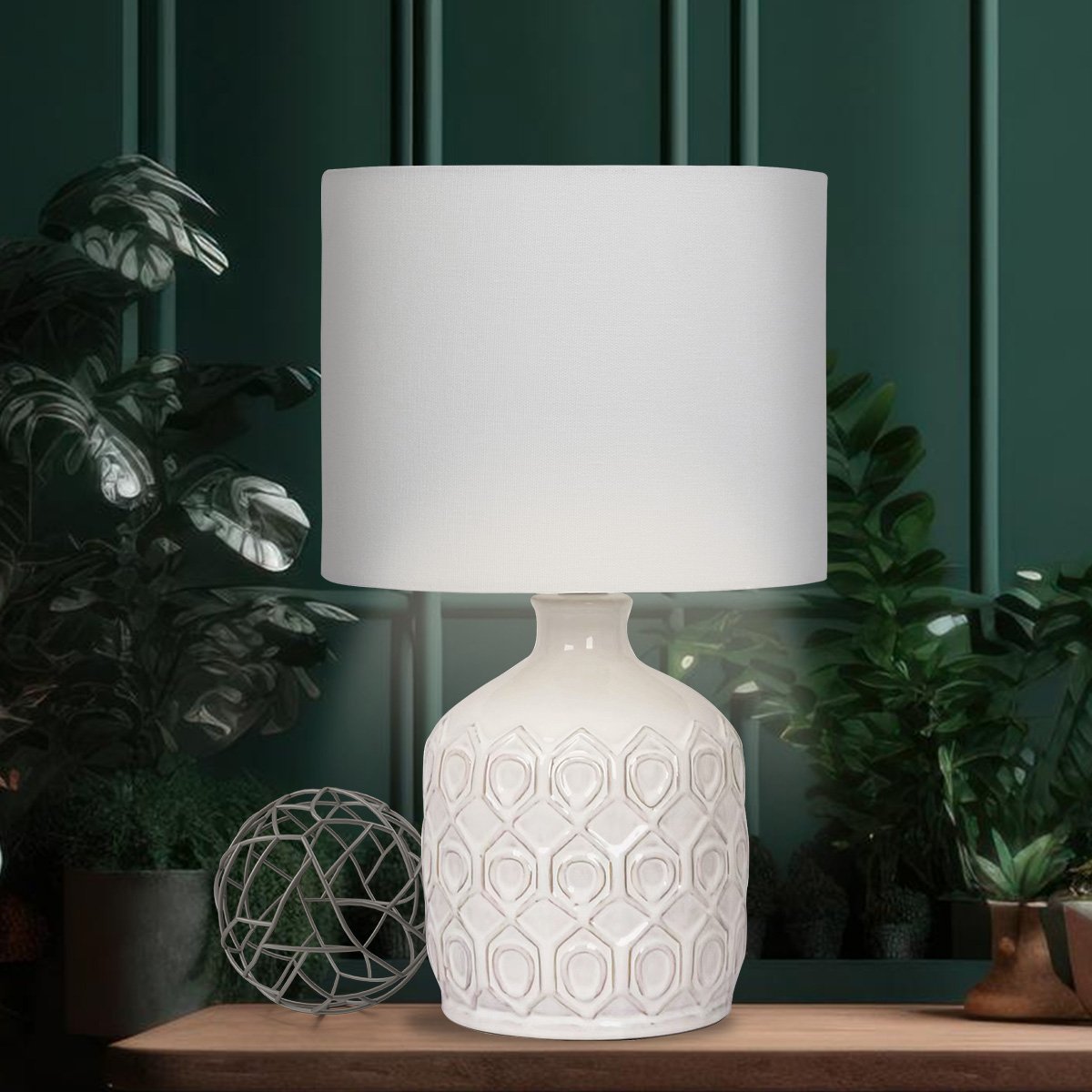 Creamy Elegance Ceramic Table Lamp in Cream
